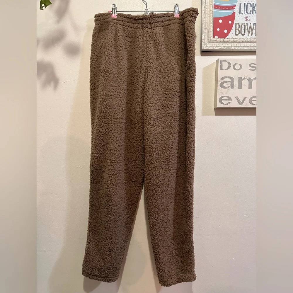 NWT SKIMS Teddy Track Pants, Desert Size Large - Picture 5 of 6